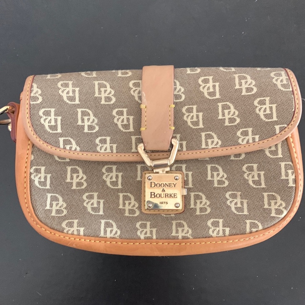 Dooney & Bourke DB signature logo wristlet